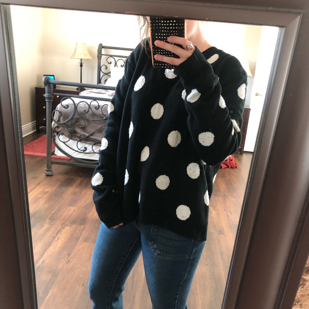 Polka dot sweater 😍